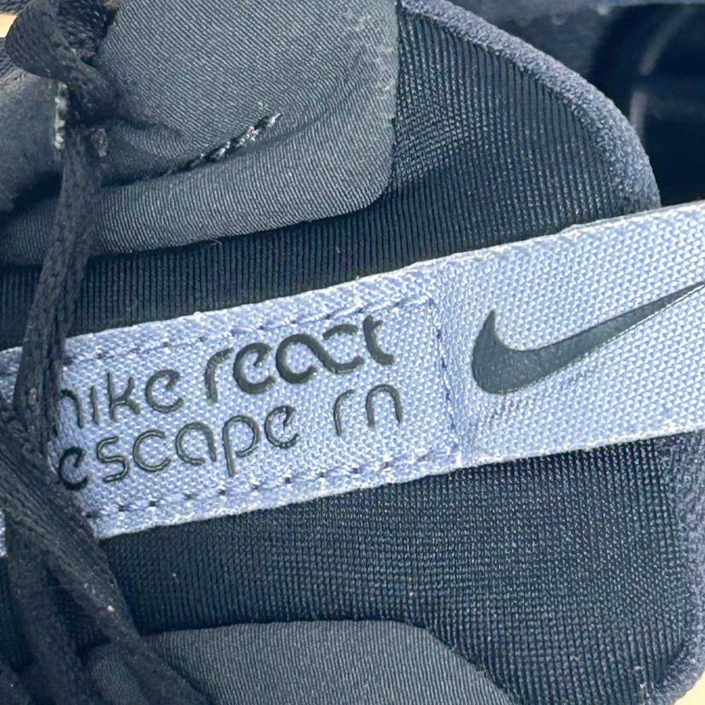 Nike Wmns React Escape Run 'Dark Smoke Grey Metallic Gold Coin' CV3817-005- 7.5